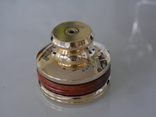 Afbeelding in Gallery-weergave laden, Omicron Turntable Clamp Gold & Platinum Luxury